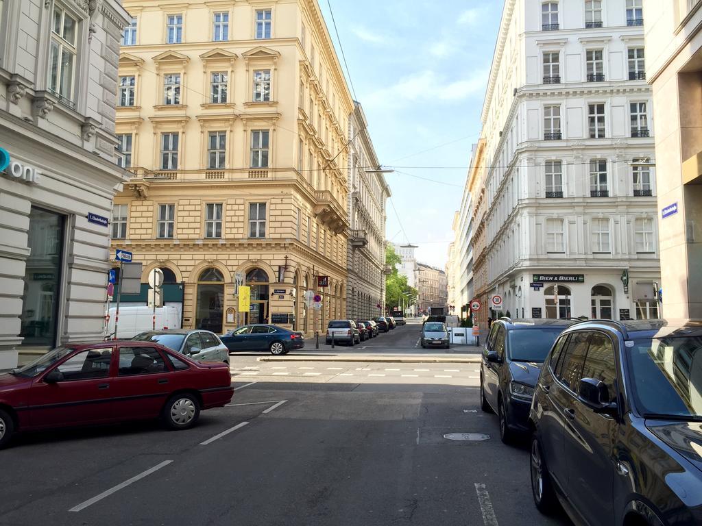 Heart Of Vienna "Opera House" Studio Exterior photo